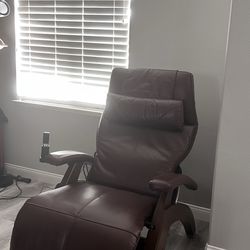 Human Touch Perfect Chair Omni Motion Zero Gravity Recliner – Like New
