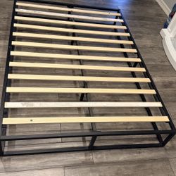 Full Size Metal And Wood Bed Frame. 