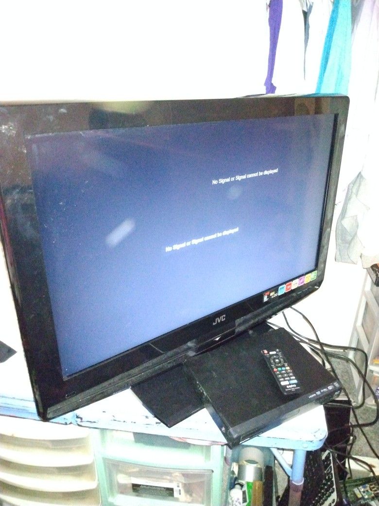 32" Jvc Lcd  TV with remote 