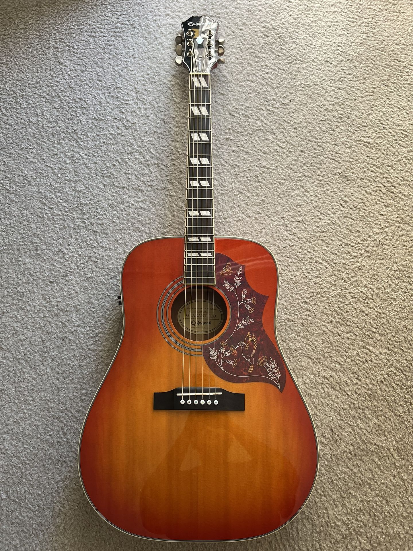 Epiphone Hummingbird Acoustic Guitar - Aged Cherry Sunburst Gloss