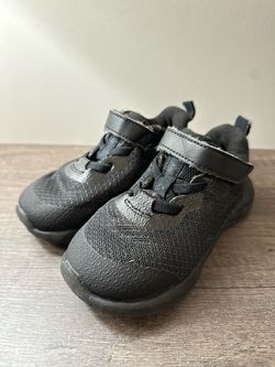 Kids Black Sneakers with Velcro Strap, Size kids 8C
