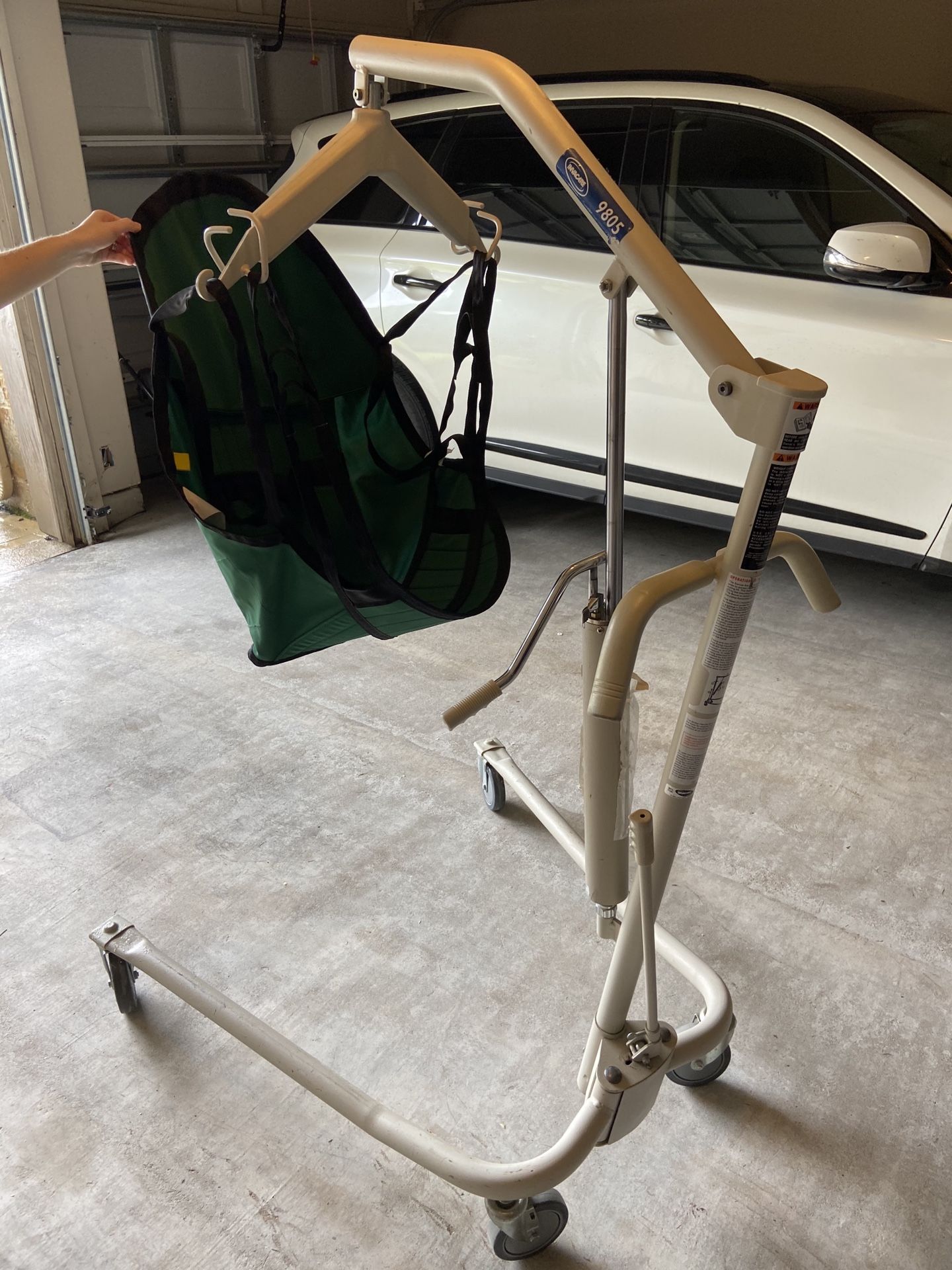 INVACARE 9805P Hoyer Lift for Sale in Rosharon, TX OfferUp