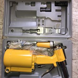 Rivet Gun Rivetor Set with Case