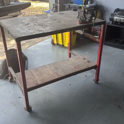 Metal Table With Vice 
