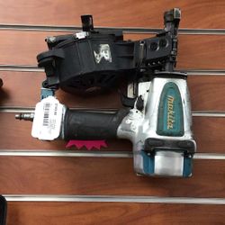 Makita An454 Nailer/Stapler 1 3/4”