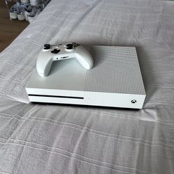 Xbox One S with games