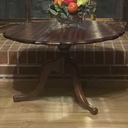 Pedestal Table 