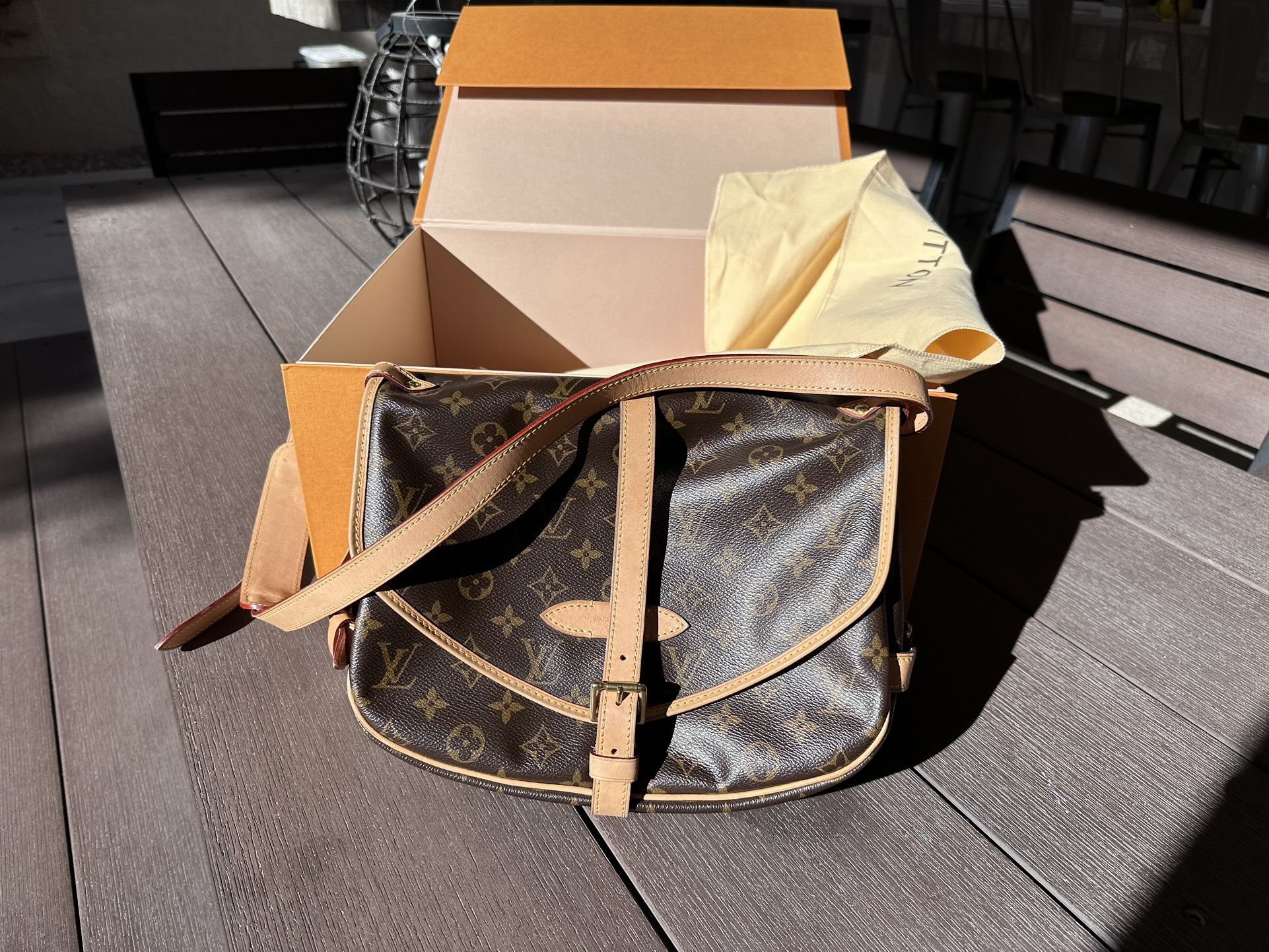 RARE LOUIS VUITTON MONOGRAM SAIMUR 30!