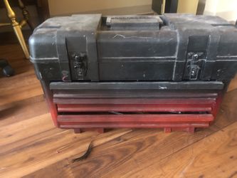 Craftsmen tool box w/ tools