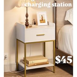 Nightstand with Charging Station,3-Tier Bedside Table for Small Space,Modern Night Stand with Storage Drawer and Shelf,Small Side Table for Bedroom,Li