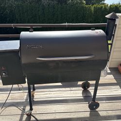 Traeger 850 Grill 