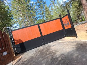 GATES /PORTONES