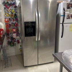 Lg Fridge And Freezer 