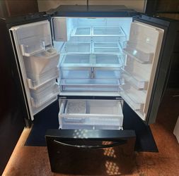 💥🔆❄️"Samsung"❄️🔆💥 Black French Doors Fridge.