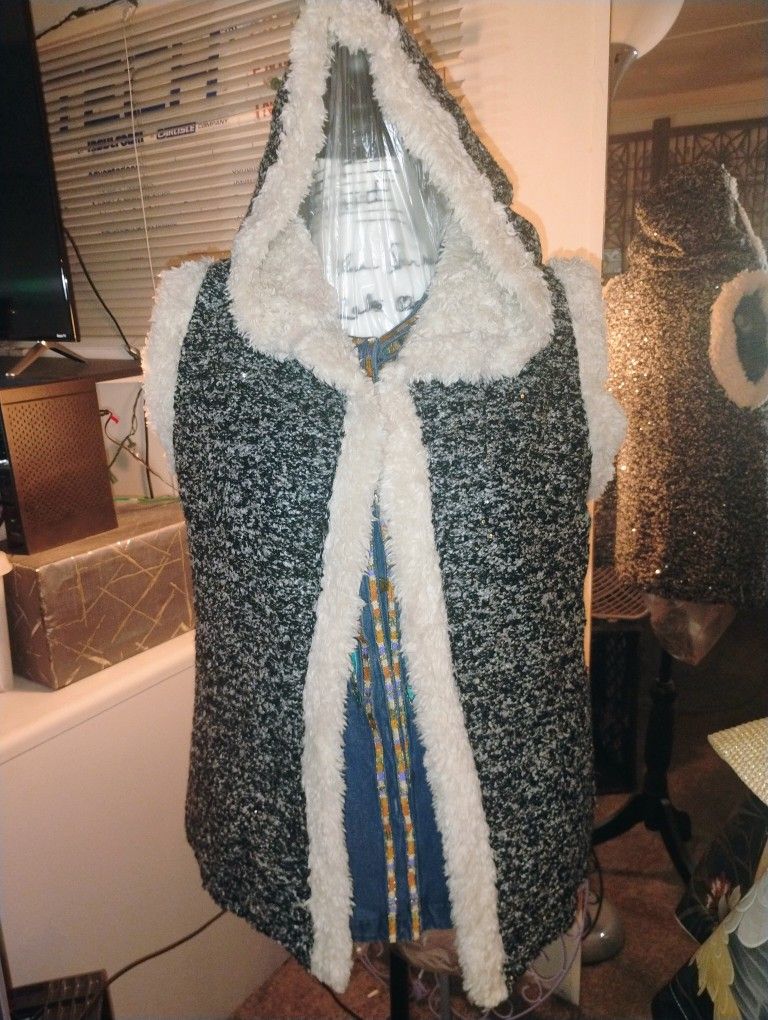 Escio. Fur Lined Vest Hooded Large