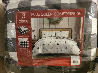 Hallmart Collectables 3 piece Holiday Dogs/Black and White Plaid Reversible Comforter Full/Queen