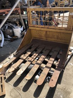 Rafi Bobcat Fork Bucket Attachment