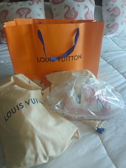 Louis Vuitton (LV Trainer Sneaker) Size 6 but fits a women size 8 1/2