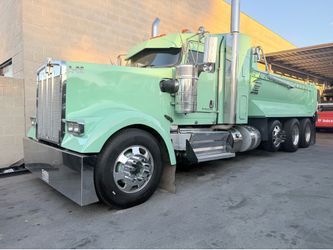 Kenworth Peterbilt cascadia. Super10.  Dump trailer