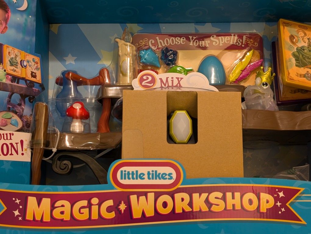 Little tikes magic workshop
662737-000 New