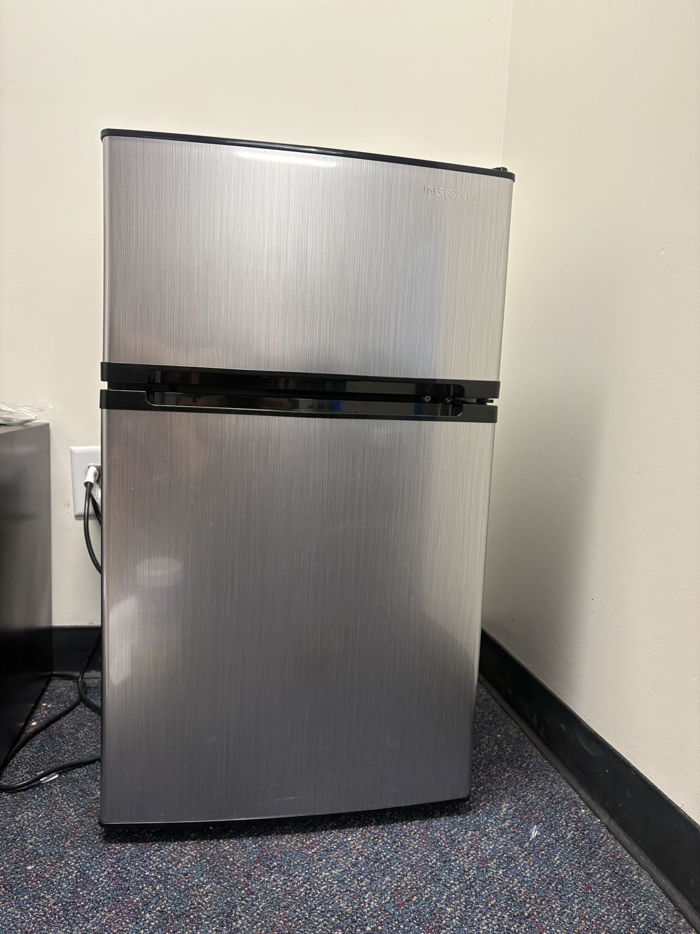 Insignia Mini Fridge Stainless Steel 3.1 Cubic Ft