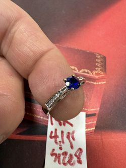 18K Solid White Gold Wedding Ring 4.1Gr Size 8 ( BLUE SAPPHIRE AND DIAMONDS 💎 STONES)