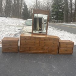 7 Drawer Dresser With Mirror And 2 Nightstands 