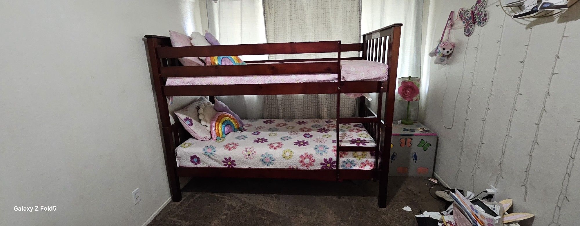 Bunk Beds/ Camas Literas