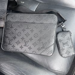 Louis Vuitton Messenger Bag 