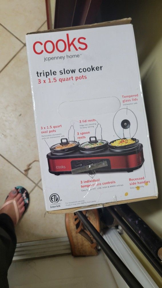 Triple Slow Cooker Never Used Color Red