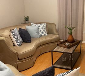 2 Thomasville couches/Sofas curved Beige upholstered