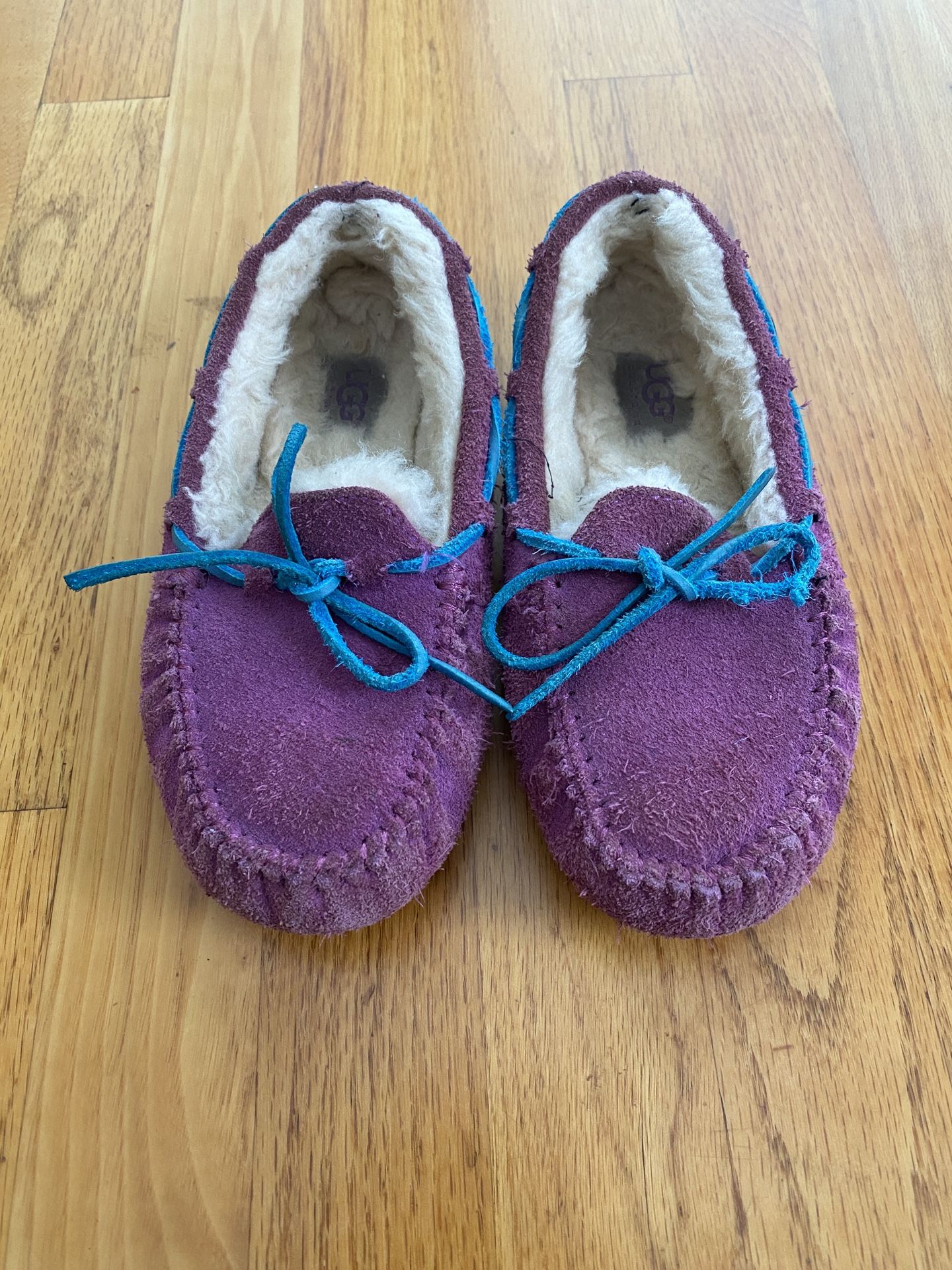 Ugg Slippers For Girls