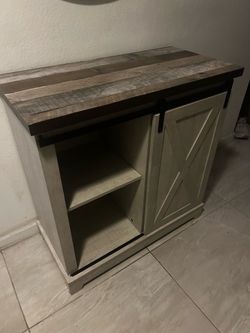 Farmhouse Design Accent Table