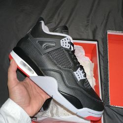 Jordan 4 bred  reimagined size 8.5