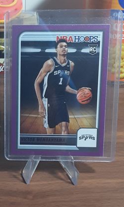 Purple Victor Wembanyama NBA Hoops rookie card (NO.277)