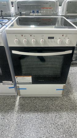 Frigidaire 24” Electric White Range New