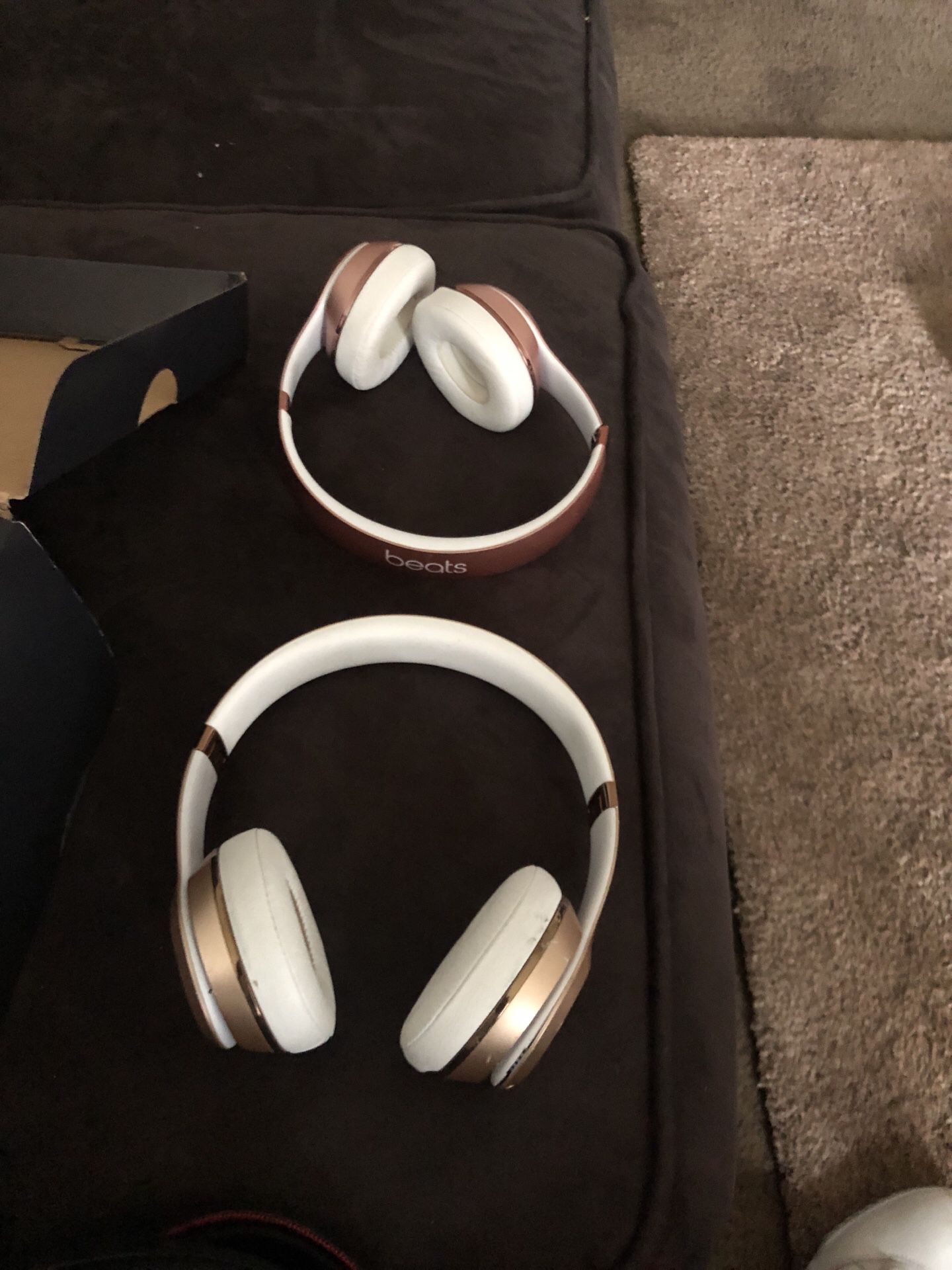 2 beats studio wireless gold and rose gold