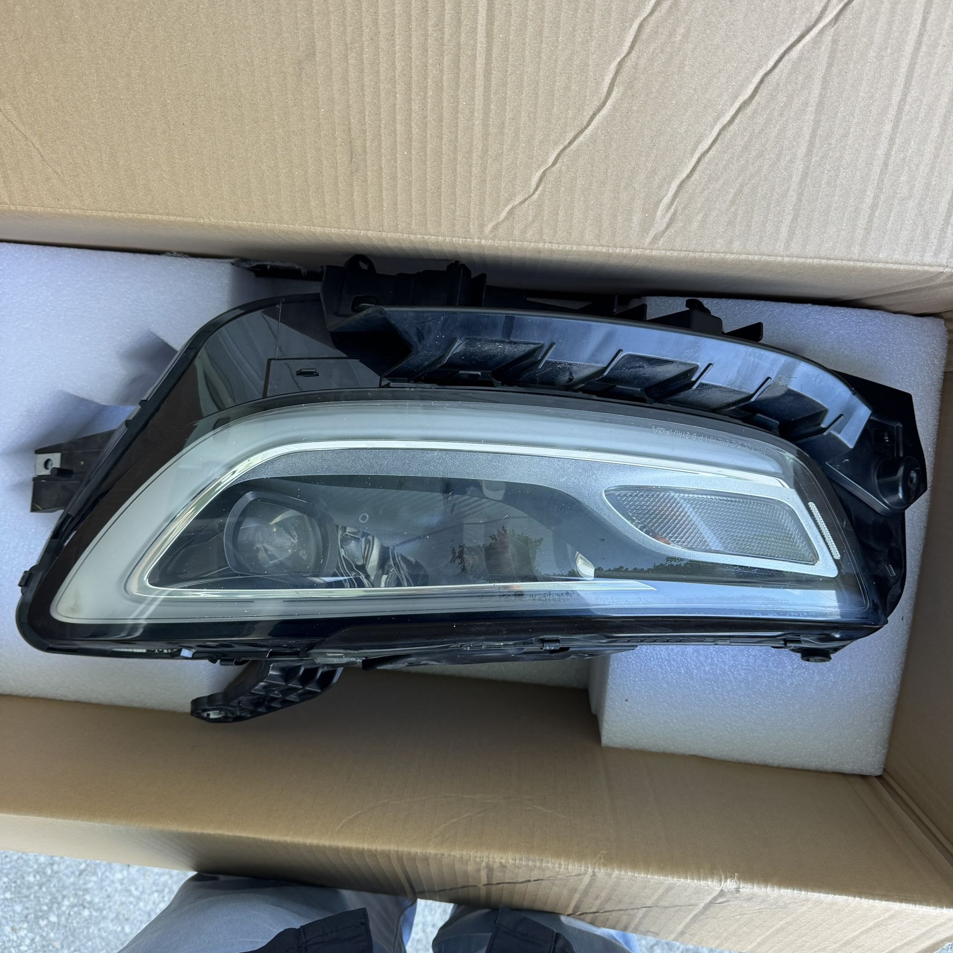 CHRYSLER PACIFICA 2021 To 2025 Headlights