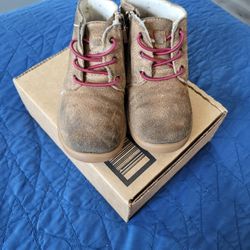 Unisex Toddler Uggs Boots Size 10
