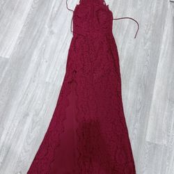 Fame and Partners Lace Halter Slit Grown 