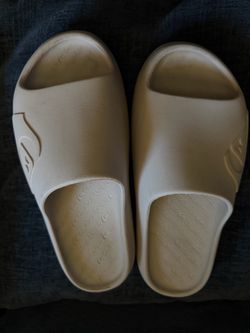 $15 Quiksilver Slide Sandals Size 9 men’s
