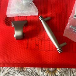 40  NEWdrawer, Handles and pulls NEW