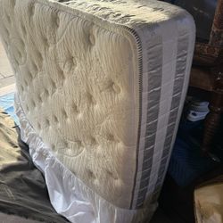 Queen Serta Perfect Day Mattress Box Spring Metal Frame