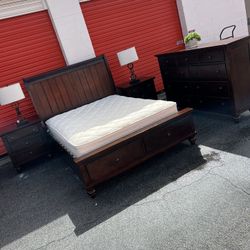 Offer up queen bedroom set outlet