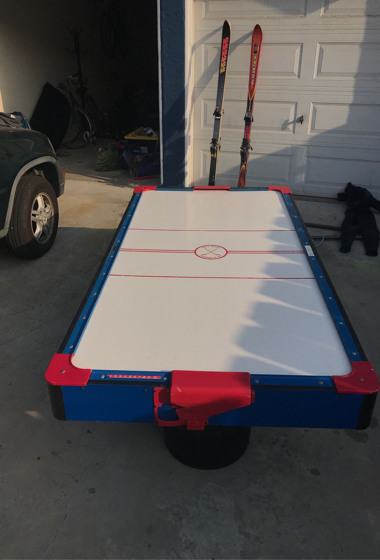 7’ Air Hockey Table