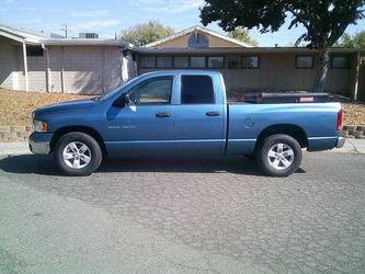 2005 Dodge ram quad cab four-door automatic, low miles 2005 Dodge ram quad cab four-door automatic, low miles 1 owner