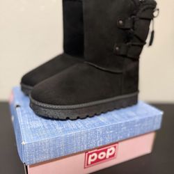 Women’s ‘NWT’  Flat Heel Winter Boots