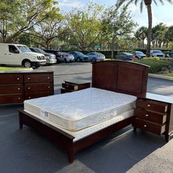 BEAUTIFUL SET QUEEN W BOX + MATTRESS / DRESSER & TWO NIGHTSTAND - REAL WOOD - BY MALAYSIA FURNITURE - EXCELLENT CONDITION - Delivery Available