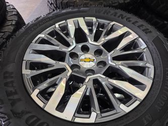 20" CHEVY Silverado/Tahoe OEM rims Goodyear tires