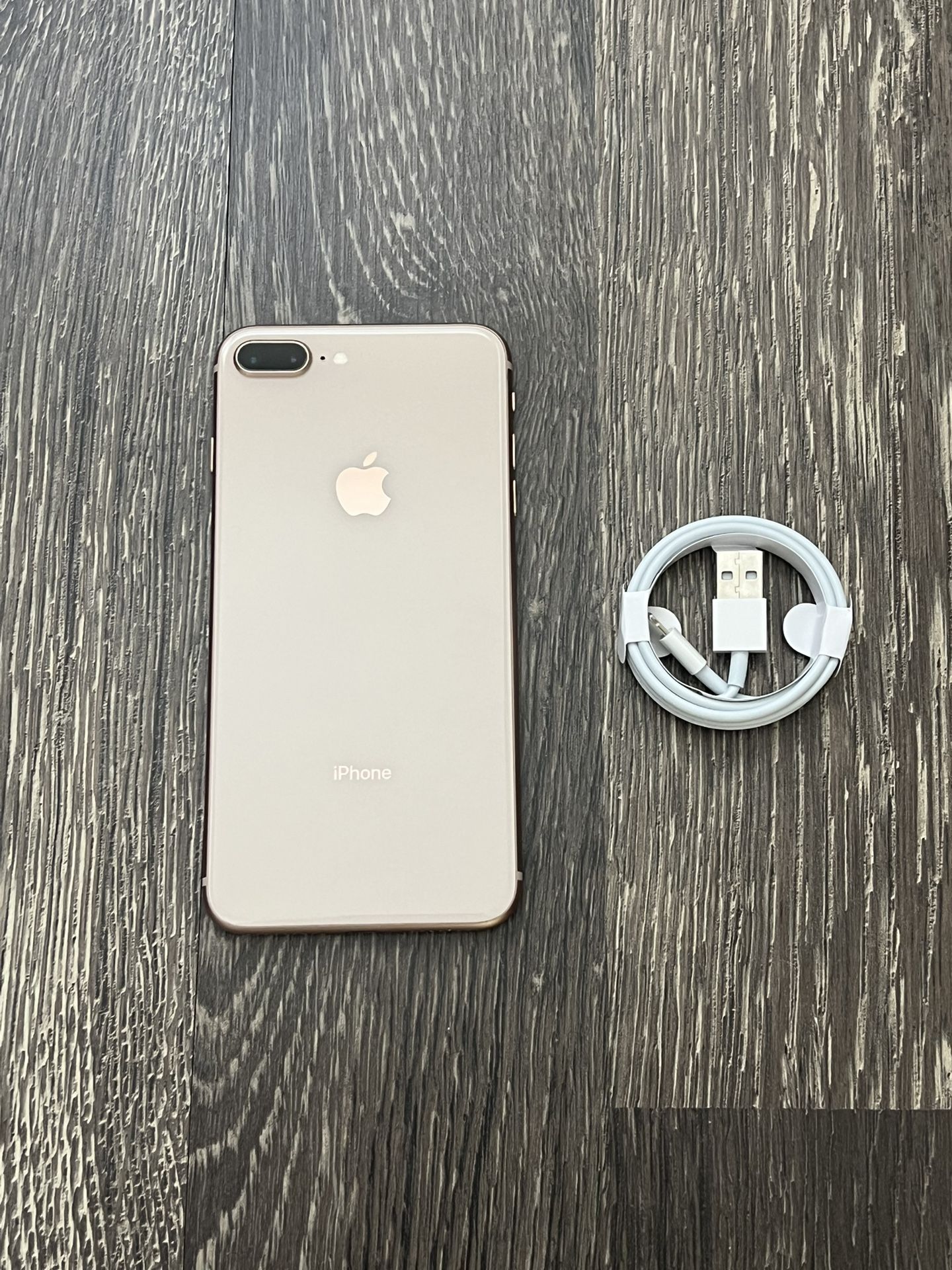 iPhone 8 Plus Gold 256gb UNLOCKED FOR ANY CARRIER!